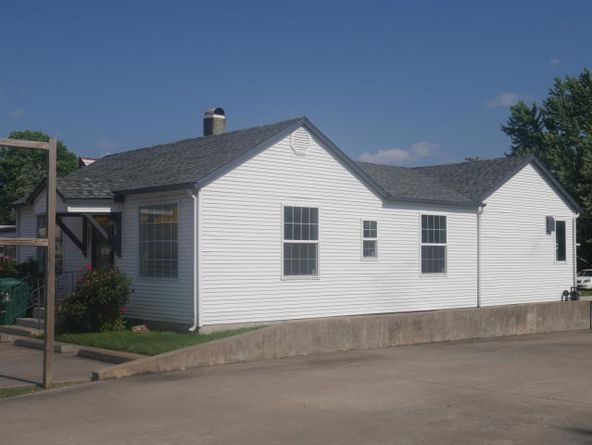 531 E Cleveland Ave, Monett, MO 65708